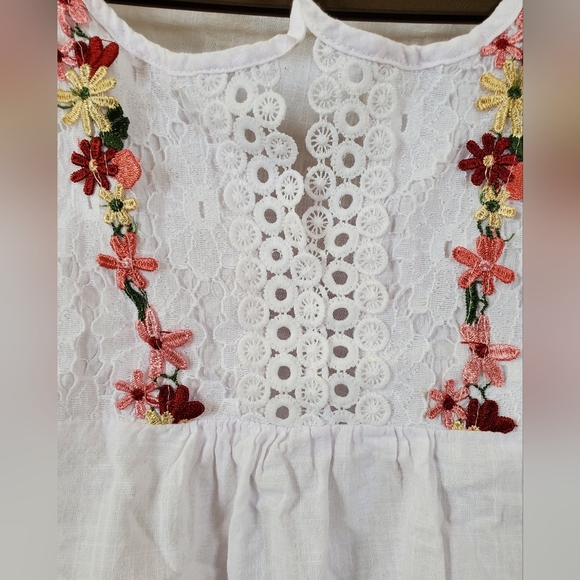 Boho Flowy White Lacy Embroidered Top - Picture 4 of 11